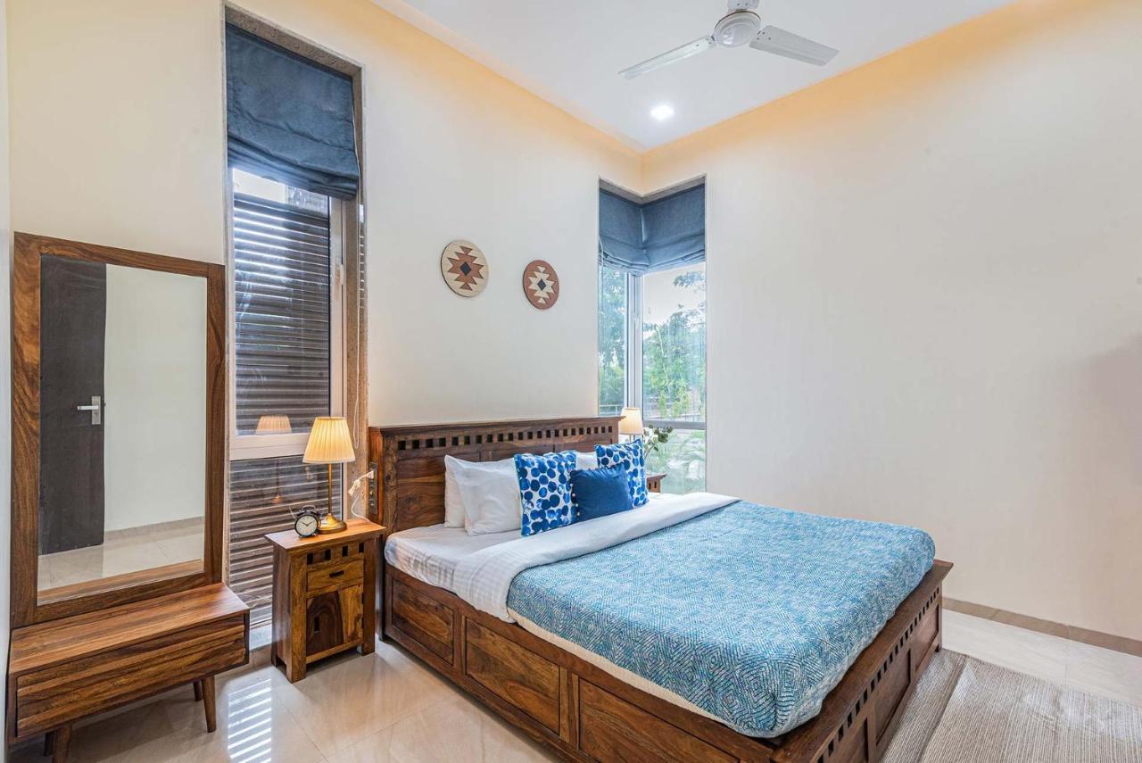 Sierra Skies By Stayvista - A Mountain-View Villa Featuring A Rooftop Swimming Pool, Jacuzzi, Turf, And A Gym For An Elevated Stay Lonavala Exterior foto