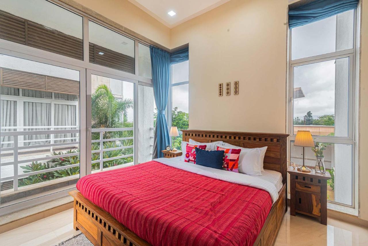 Sierra Skies By Stayvista - A Mountain-View Villa Featuring A Rooftop Swimming Pool, Jacuzzi, Turf, And A Gym For An Elevated Stay Lonavala Exterior foto