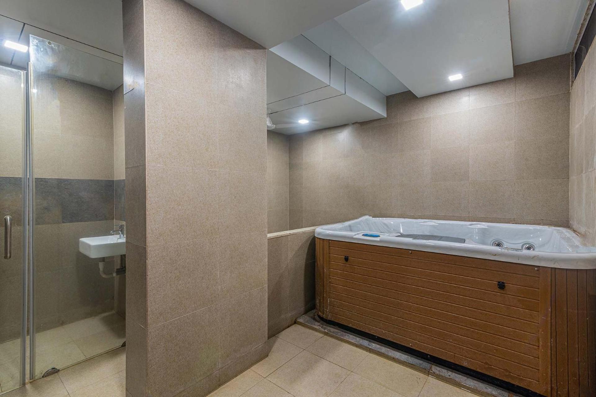 Sierra Skies By Stayvista - A Mountain-View Villa Featuring A Rooftop Swimming Pool, Jacuzzi, Turf, And A Gym For An Elevated Stay Lonavala Exterior foto